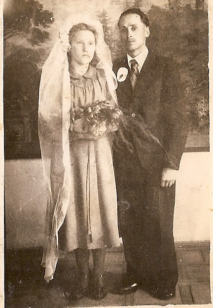 Steponas Strazdas_Stanislava Repeckaite Strazdiene_1946_Burbiskis